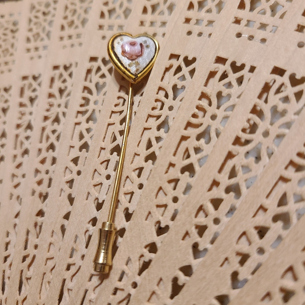 Gold Heart-Shaped Brooch Hat Pin with Pink Accent - Picture 7 of 7